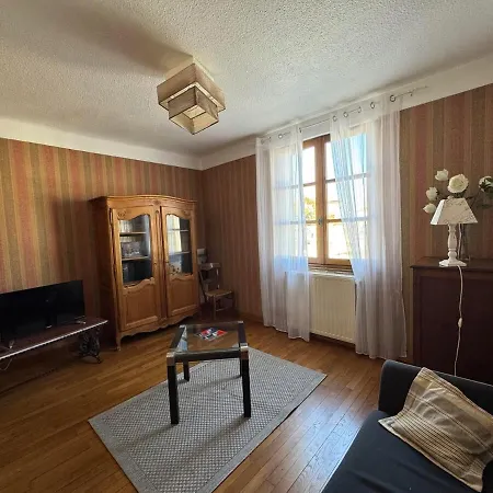 Le Nid D'hirondelle *