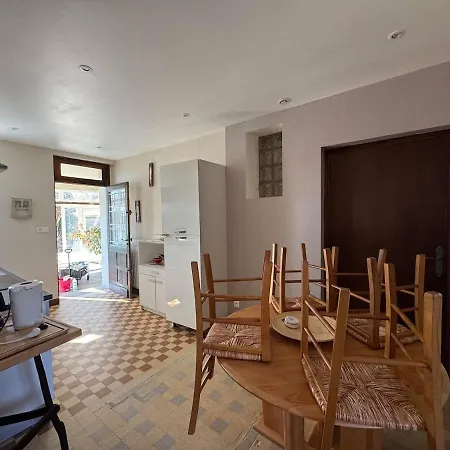 Le Nid D'hirondelle *