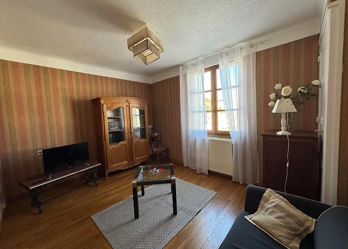 Le Nid D'hirondelle *