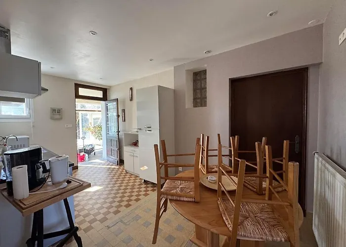 Le Nid D'hirondelle *